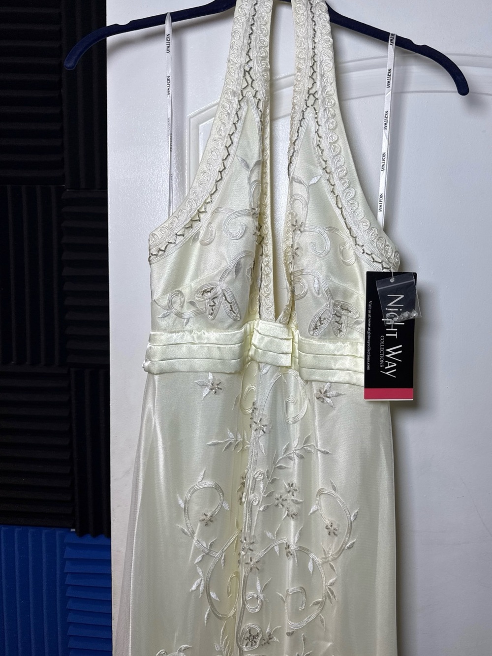 NWT Night Way Embroidered Halter Bridal Wedding Gown Ivory Maxi Dress - Size 14